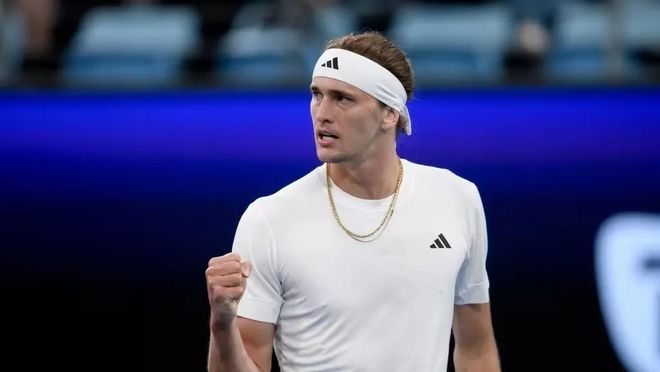 她穿着一双 她穿着一双