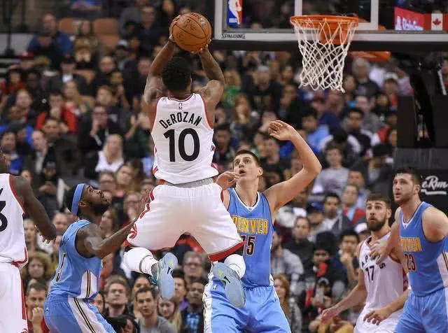 他持球吸引 他持球吸引